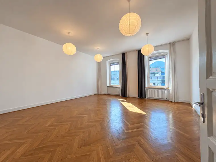 Traumhafte Altbauwohnung in zentraler Lage von Innsbruck!