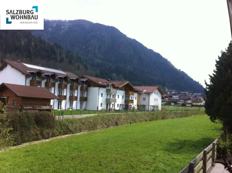 GEMÜTLICH IN FLACHAU! Geförderte 2-Zimmerwohnung mit Balkon und Tiefgaragenplatz! Mit hoher Wohnbeihilef