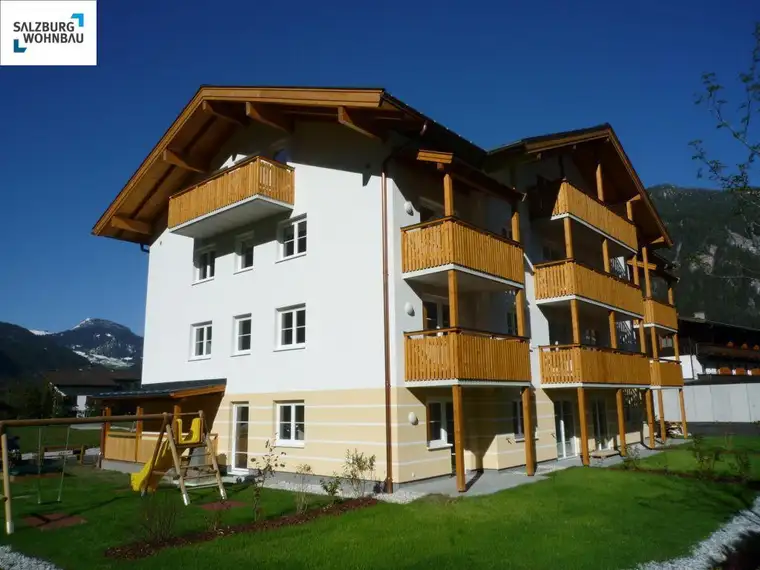 HEIMELIG IN ST. MARTIN BEI LOFER! Gemütliche, geförderte 3-Zimmerwohnung mit 2 Balkone und Carportplatz! Hohe Wohnbeihilfe möglich