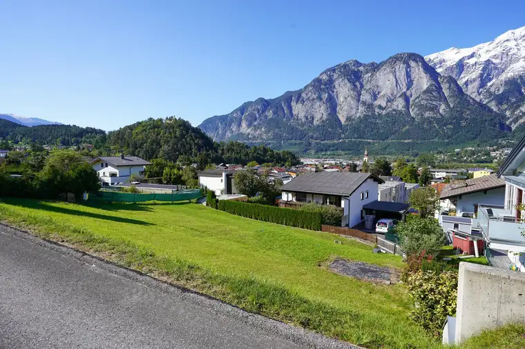 SCHÖNES BAUGRUNDSTÜCK IN VÖLS - TEILUNG GRUNDSTÜCK
