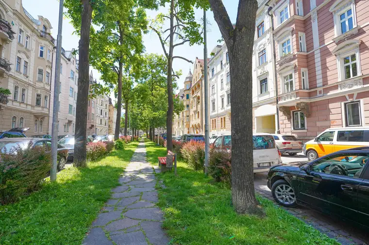 ARCHITEKTEN-PENTHOUSE-MAISONETTE IM SAGGEN MIT LAGERRAUM UND PARKPLATZ