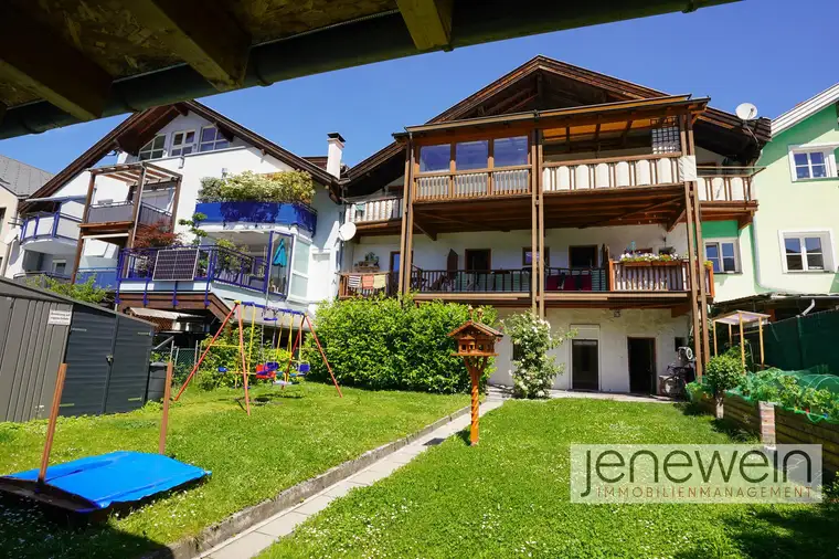 HALL - REIZENDE, GEPFLEGTE ZWEIZIMMERWOHNUNG AUF 70m2 , ALLGEMEINGARTEN