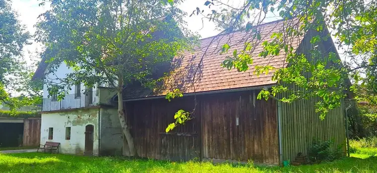 GRUNDSTÜCK IN IDYLLISCHER NATURLAGE -