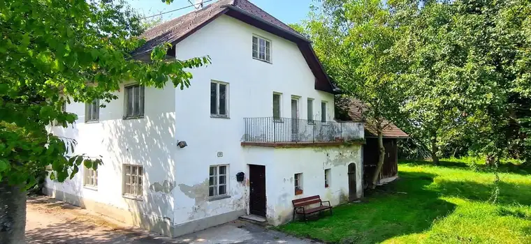 EHEMALIGES BAUERNSACHERL IN IDYLLISCHER NATURLAGE -