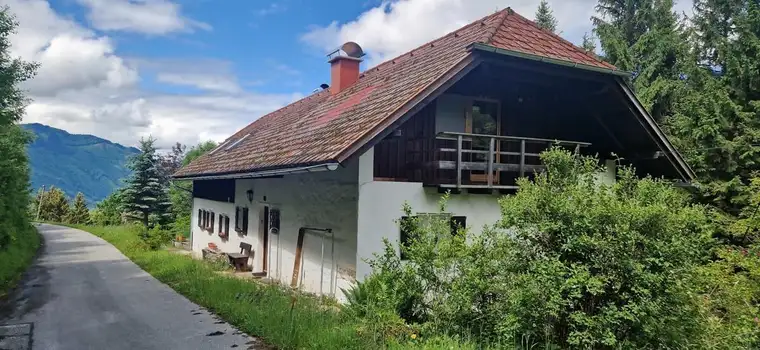 LANDHAUS IN ALLEINLAGE