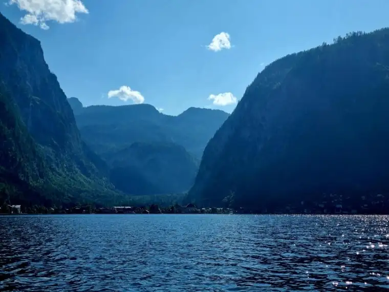 Obertraun/Hallstättersee: Gasthaus mit Ferienwohnungen in hevorragender Lage!