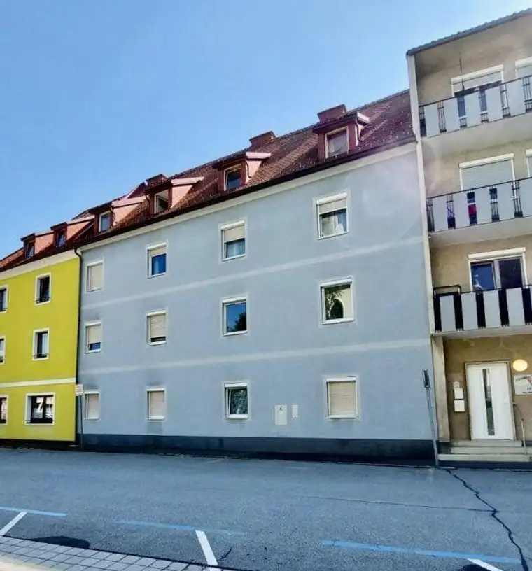8740 Zeltweg - Gepflegtes Zinshaus/Investition für Anleger mit 8 Wohnungen und 2 Garagen