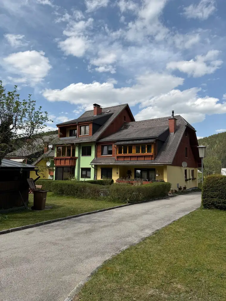 Einziehen und wohlfühlen - charmante Eigentumswohnung mit Balkon und Gartenanteil - sofort bezugsfertig!
