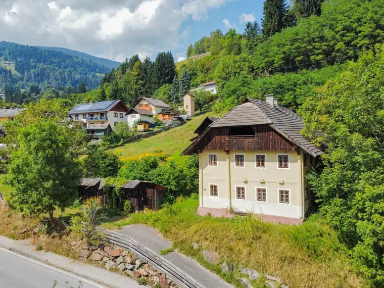 EINMALIG! VIELSEITIG! IDEAL! GROSSES GRUNDSTÜCK (CA. 11.465 m²) MIT EINEM BESTANDSGEBÄUDE IN SEHR GUTER UND SONNIGER AUSSICHTSLAGE VON RADENTHEIN!