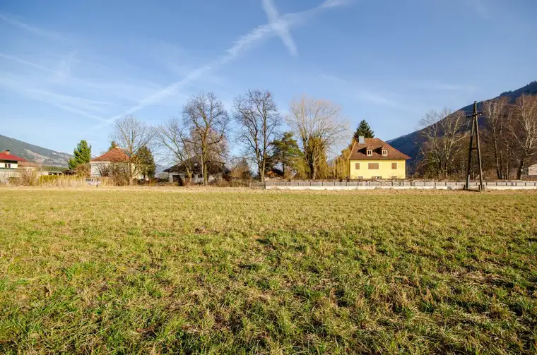 BAUGRUNDSTÜCK ALS BAURECHT IN BESTER LAGE - GEWERBEGRUND UND WOHNGEBIET IN EINEM!