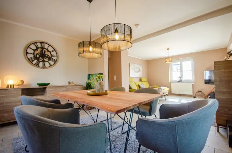 WILLKOMMEN IN IHREM NEUEN ZUHAUSE – EIN MODERNES STADTHAUS VOLLER EMOTIONEN UND LEBENSFREUDE!