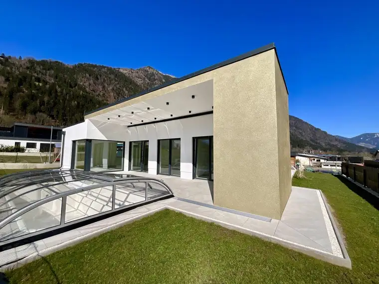 LUXUS &amp; ENTSPANNUNG VEREINT! SCHMUCKSTÜCK DER EXTRAKLASSE - HOCHWERTIG ERRICHTETER BUNGALOW (NEUBAU) MIT POOL IN LÄNDLICHER LAGE!
