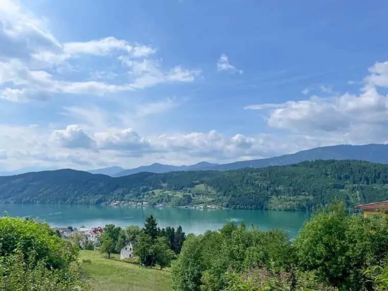 EIN LOGENPLATZ ÜBER DEM MILLSTÄTTER SEE! TRAUMHAFTE LIEGENSCHAFT MIT SENSATIONELLER AUSSICHT AUF DEN SEE UND DIE UMLIEGENDE BERGWELT!