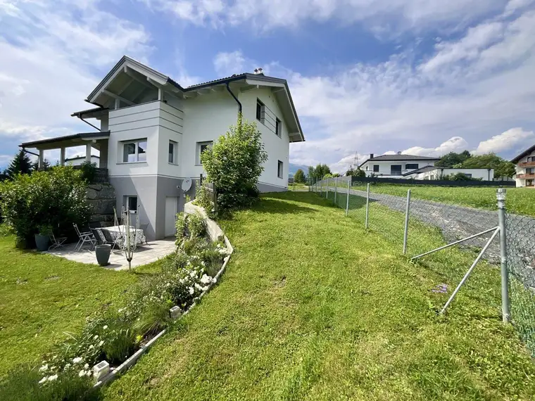 FAMILIENWOHNTRAUM AUF DER SONNENSEITE MIT MAGISCHEM AUSBLICK AUF DIE BERGE UND TEILWEISE AUF DEN MILLSTÄTTER SEE INKLUSIVE - RUHE, NATUR &amp; WEITE!