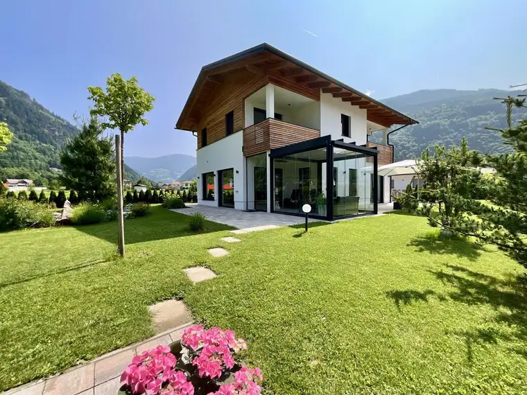 IHR PRIVATES PARADIES IN SEENÄHE! TRAUMHAUS MIT WUNDERSCHÖN ANGELEGTEM GARTEN UND VIEL PRIVATSPHÄRE! EINE KOMPOSITION AUS MODERNE, TRADITION UND ÄSTHETIK!