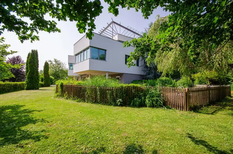 EINE VILLA WIE EIN VERSPRECHEN: LEBENSKUNST IN DER NÄHE DES WÖRTHERSEES!