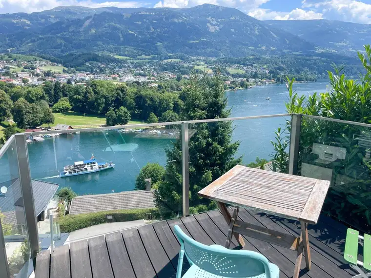 ATEMBERAUBENDE MIETWOHNUNG MIT WUNDERBAREM SEEBLICK UND PRIVATEM SEEZUGANG IN SEEBODEN ZU VERMIETEN!