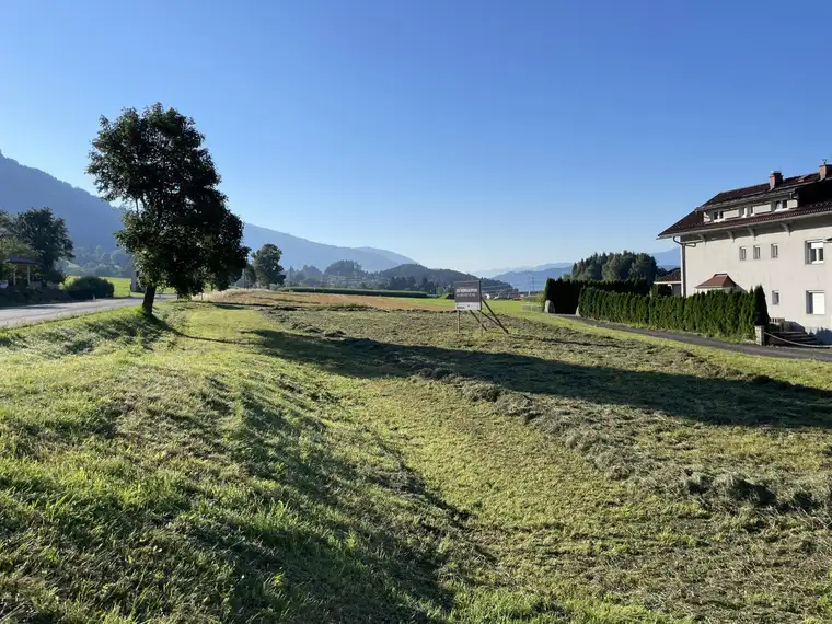 SONNIGES BAUGRUNDSTÜCK MIT BERGPANORAMA IN OBERMILLSTATT!