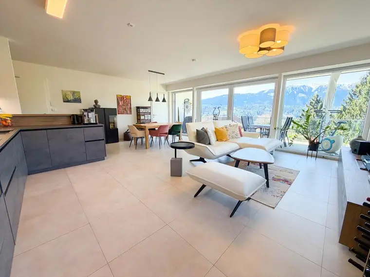 EXKLUSIVE EIGENTUMSWOHUNG MIT SEEBLICK UND PRIVATEM BADESTRAND IN MILLLSTATT AM SEE!