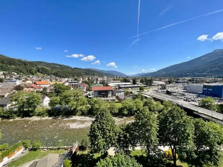 STILVOLL UND ZENTRAL WOHNEN MIT WEITBLICK! IHRE WOHLFÜHLOASE ÜBER DEN DÄCHERN DER STADT!