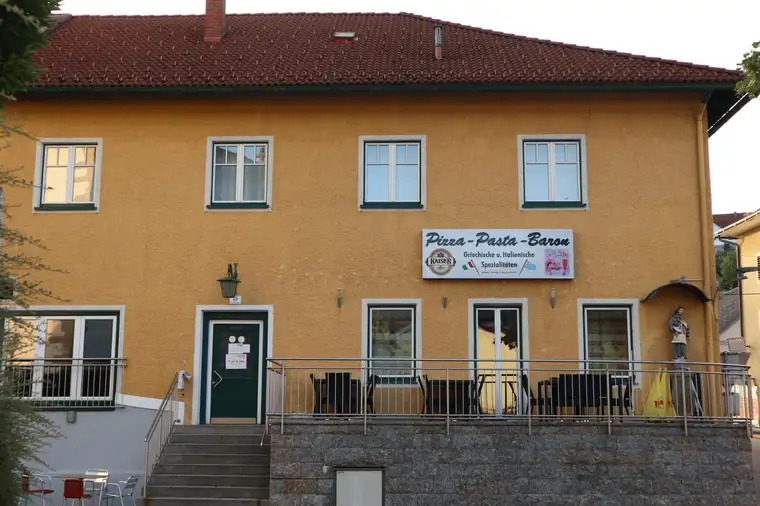 Büroflächen (dzt. Wohnung) im OG in Zentrumslage mit guter Kundenfrequenz