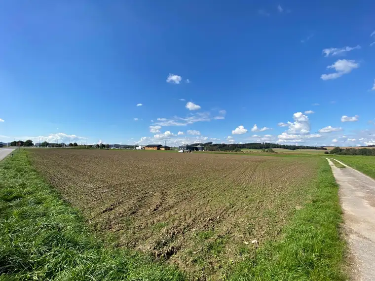 Grundstück in Bauerwartungsland - Toplage an der B1