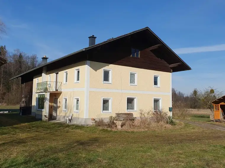 Ehem. Kleinlandwirtschaft im Grünland - ruhige und sonnige Lage !