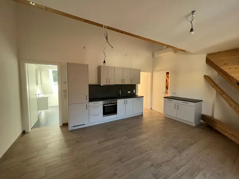Heimelige und charmante 2-Zimmer DG-Wohnung im Grünen