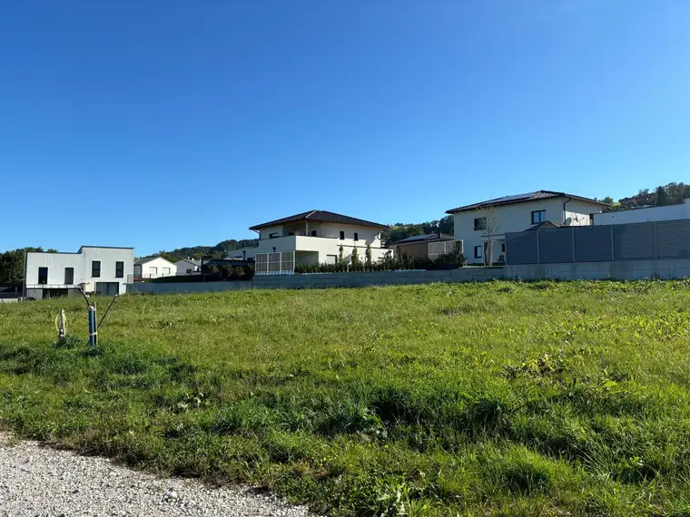 Großzügiges Grundstück in der Hofwiese in sonniger Lage - 252/86