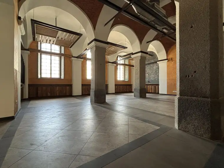 Moderne Gastrofläche im historischen Ambiente – mit attraktiver STAFFELMIETE starten!