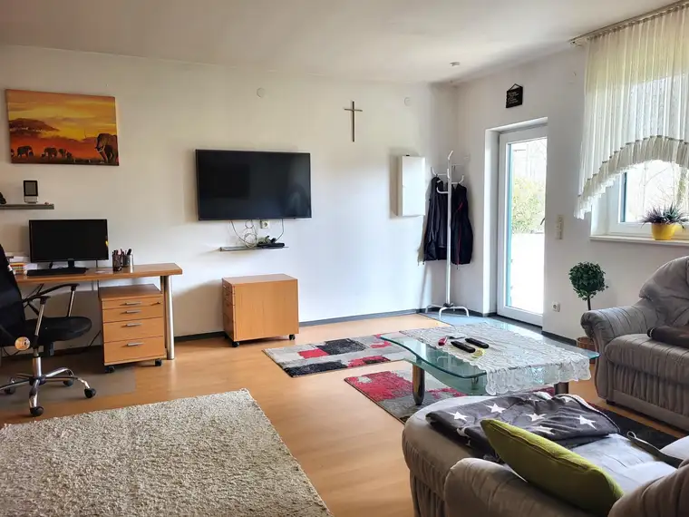 Idyllisches Wohnhaus mit 2.395 m² Grünland (Sternchenwidmung)