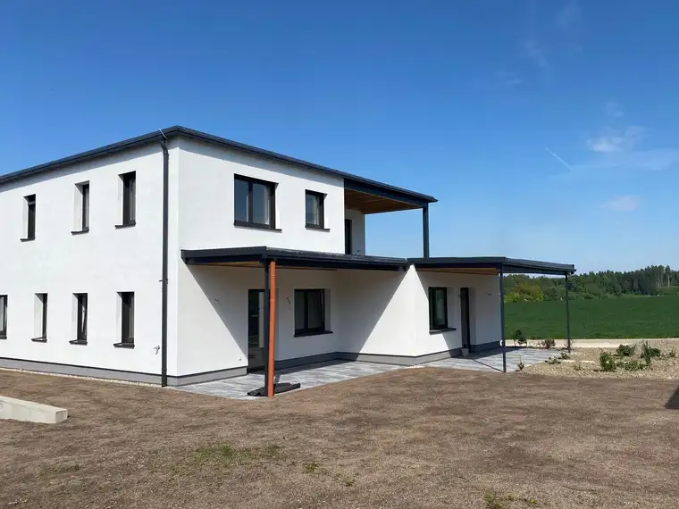 Gartenwohnung im Erstbezug – hochwertige Bauweise in schöner Stadtrandlage