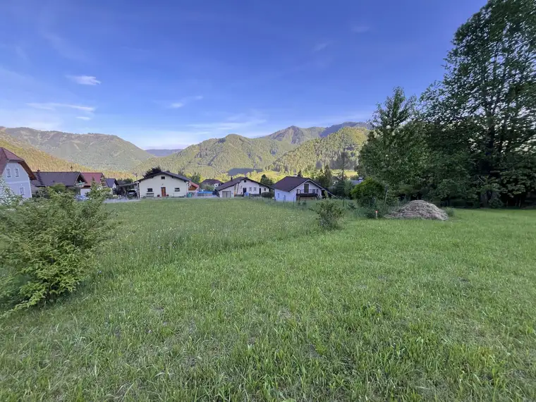 Sonniges Grundstück mit schöner Aussicht