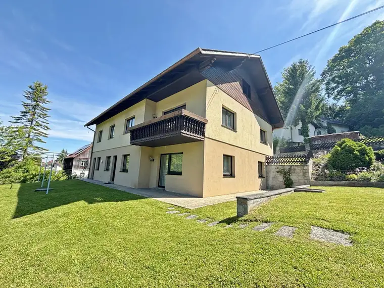 Charmantes Wohnhaus mit Blick ins Grüne