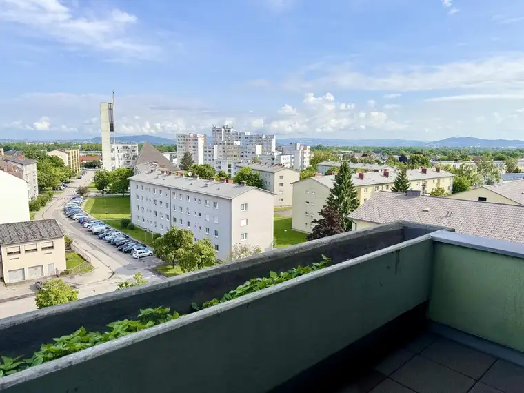 Wohnen mit Weitblick - Helle Wohnung mit Loggia