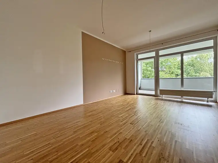 Moderne Mietwohnung mit großer Loggia