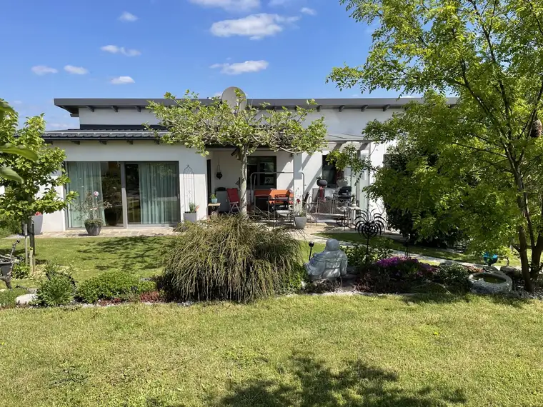 Neuwertiges Einfamilienhaus in Siedlungslage