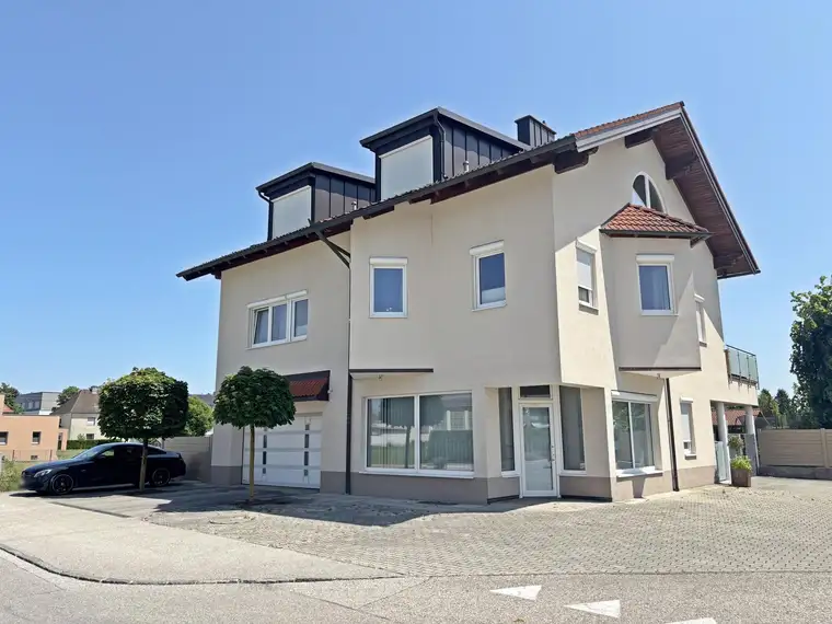 Attraktives Wohn- und Geschäftshaus mit großem Grundstück in bevorzugter Lage!