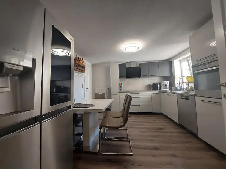 4-Zimmereigentumswohnung im 1. OG mit Garage