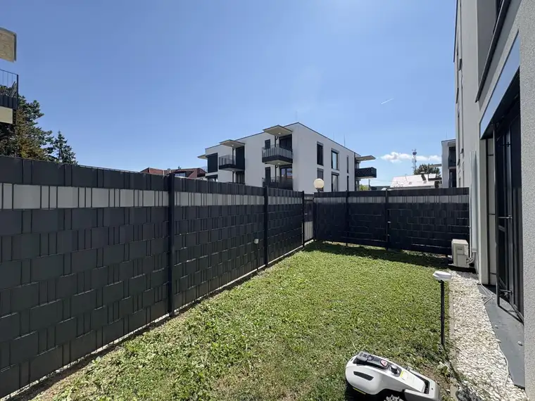 Traumhafte Garten-Wohnung inkl. 2 Tiefgaragenstellplätze