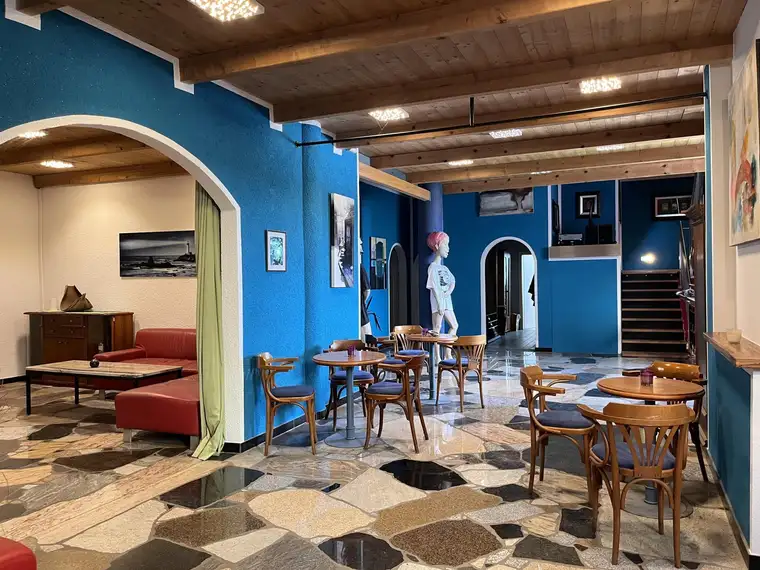 Unikat für Individualisten - Arbeiten und Wohnen direkt an der Grenze zu Bayern