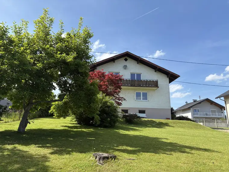 Einfamilienhaus mit schönem Ausblick und Potenzial