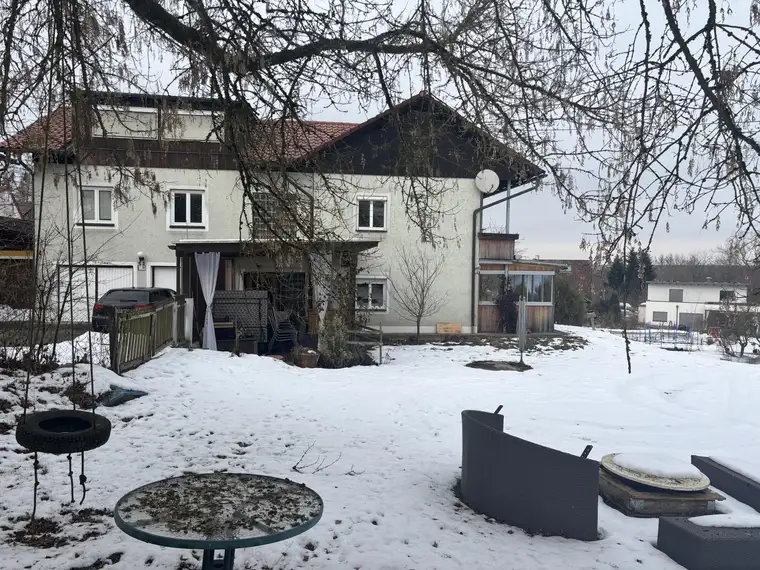 Mehrfamilienhaus mit kompaktem Garten