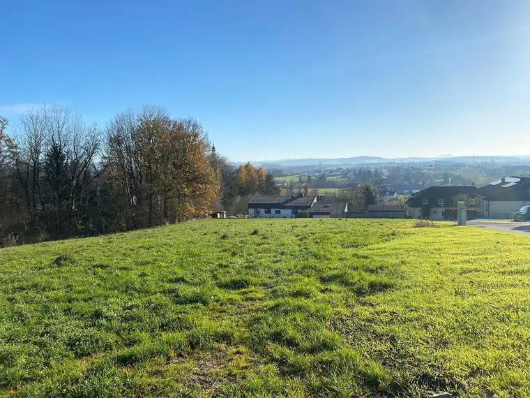 Attraktives, sonniges Baugrundstück in begehrter Lage