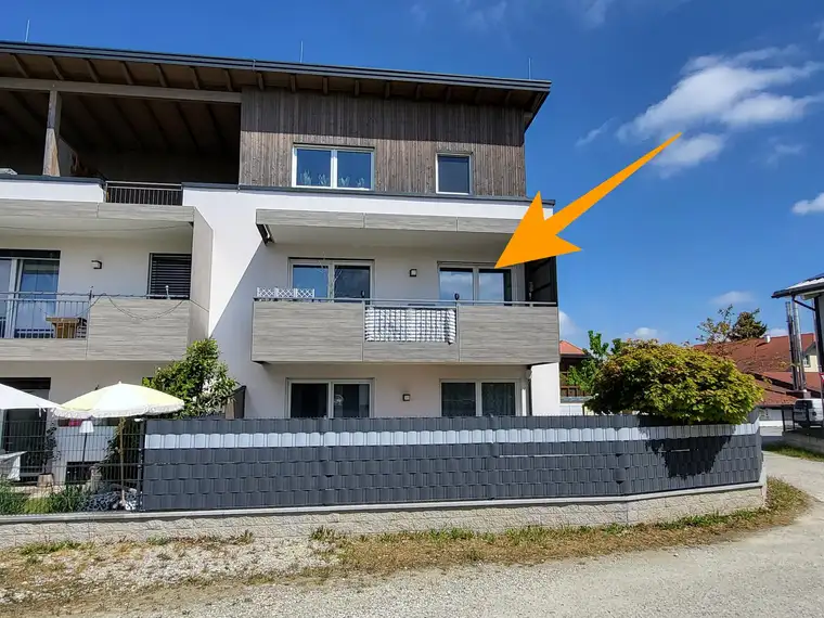 3-Zimmer Eigentumswohnung mit großem Balkon, Carport, Stellplatz und Lift!