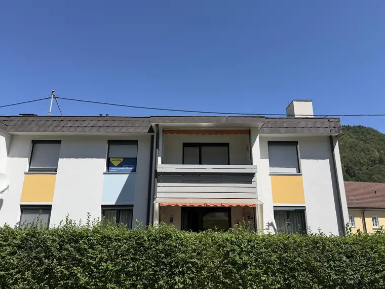 Zentrale, ruhige 4-Zimmer Eigentumswohnung inkl. Loggia