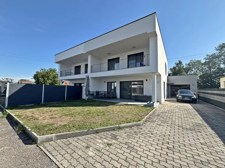 Moderne Doppelhaushälfte in attraktiver Lage