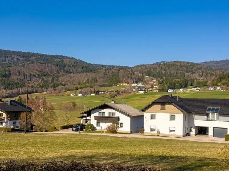Leistbares Baugrundstück mit Blick zum Böhmerwald