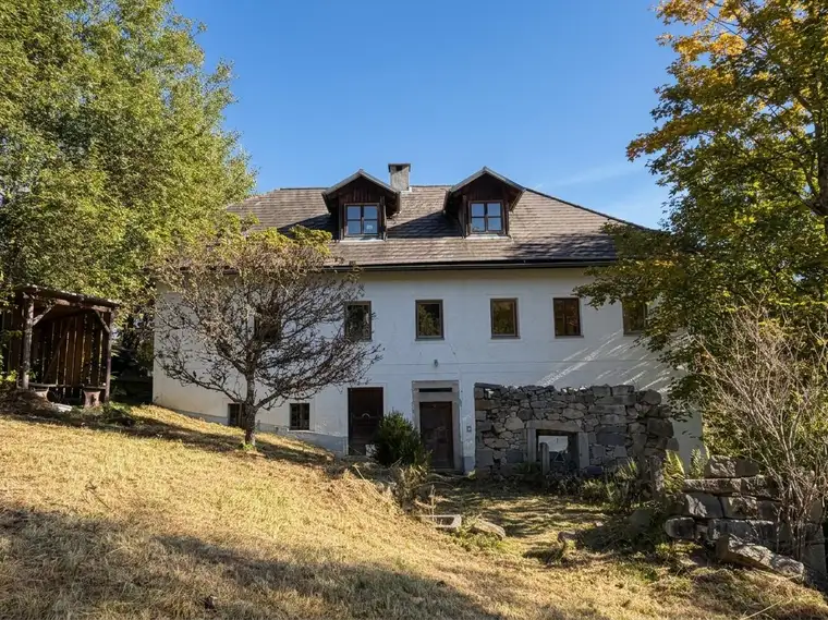 Urig. Ursprünglich. Einzigartig. Historisches Landhaus in Ruhelage