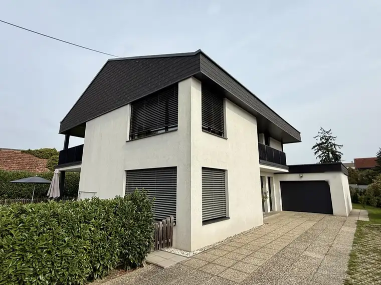 Lichtdurchflutete 3-Zimmer-Wohnung mit großzügigem Gartenanteil im Zentrum von Pasching